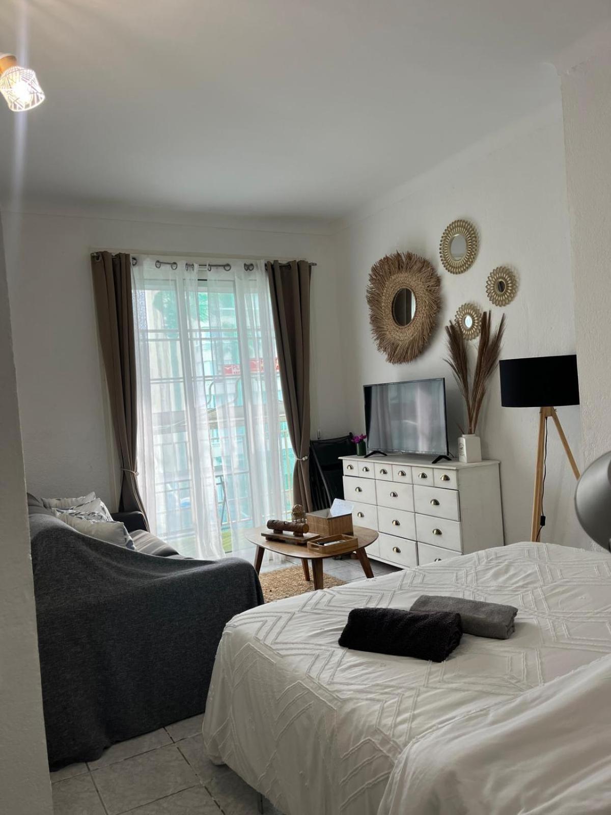 20 Mts Plage, Pl Mediterranee, Vue Parking * Canet-en-Roussillon