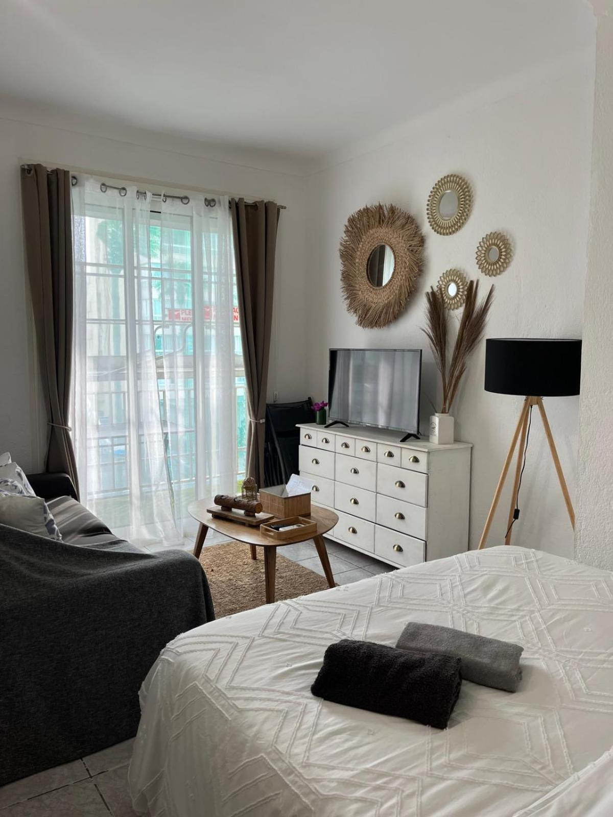 20 Mts Plage, Pl Mediterranee, Vue Parking * Canet-en-Roussillon